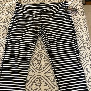 Athleta black & white striped Capri XL